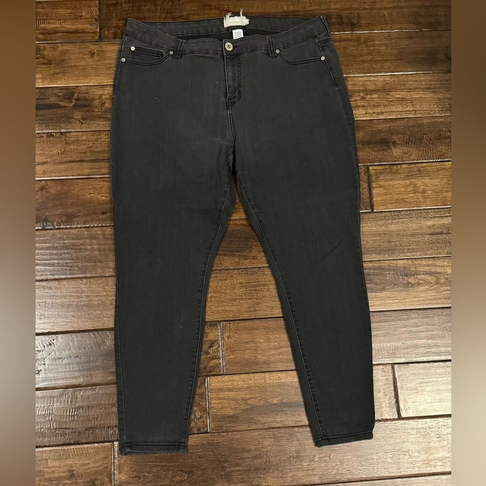 Women’s Alter’d State black stretch skinny jeans